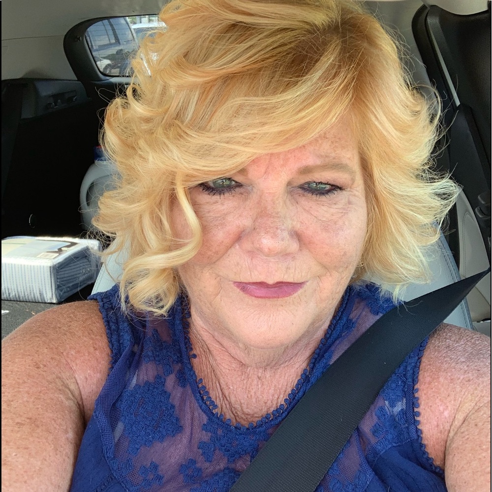 Meet your Posher, Pam